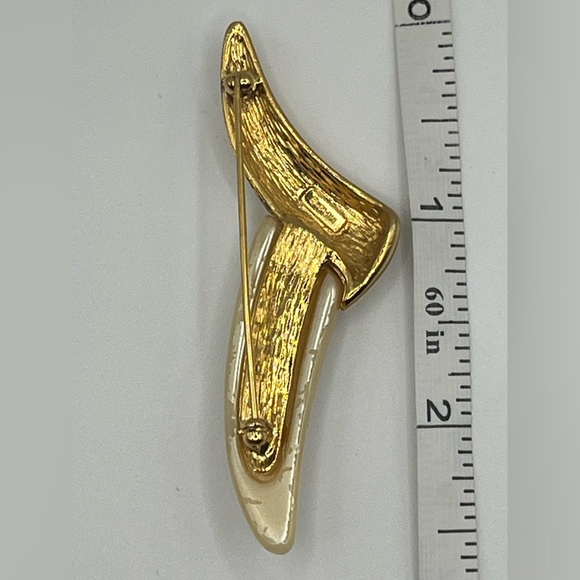 ✨ Vintage Napier Gold & Faux Pearl Tooth Claw Brooch Pin ✨ - Picture 5 of 5